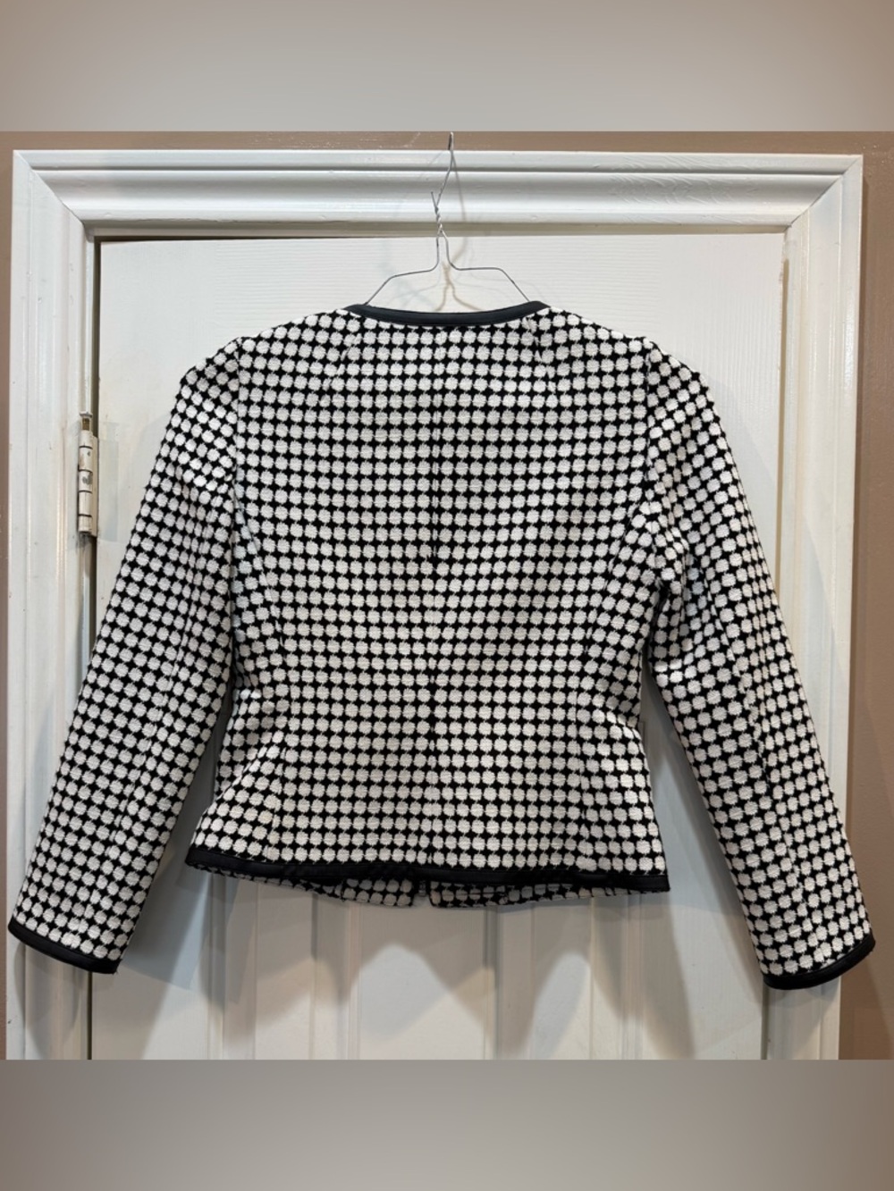 Banana Republic Black and White Crop Zipper Jacket with Black Trim - Picture 2 of 4
